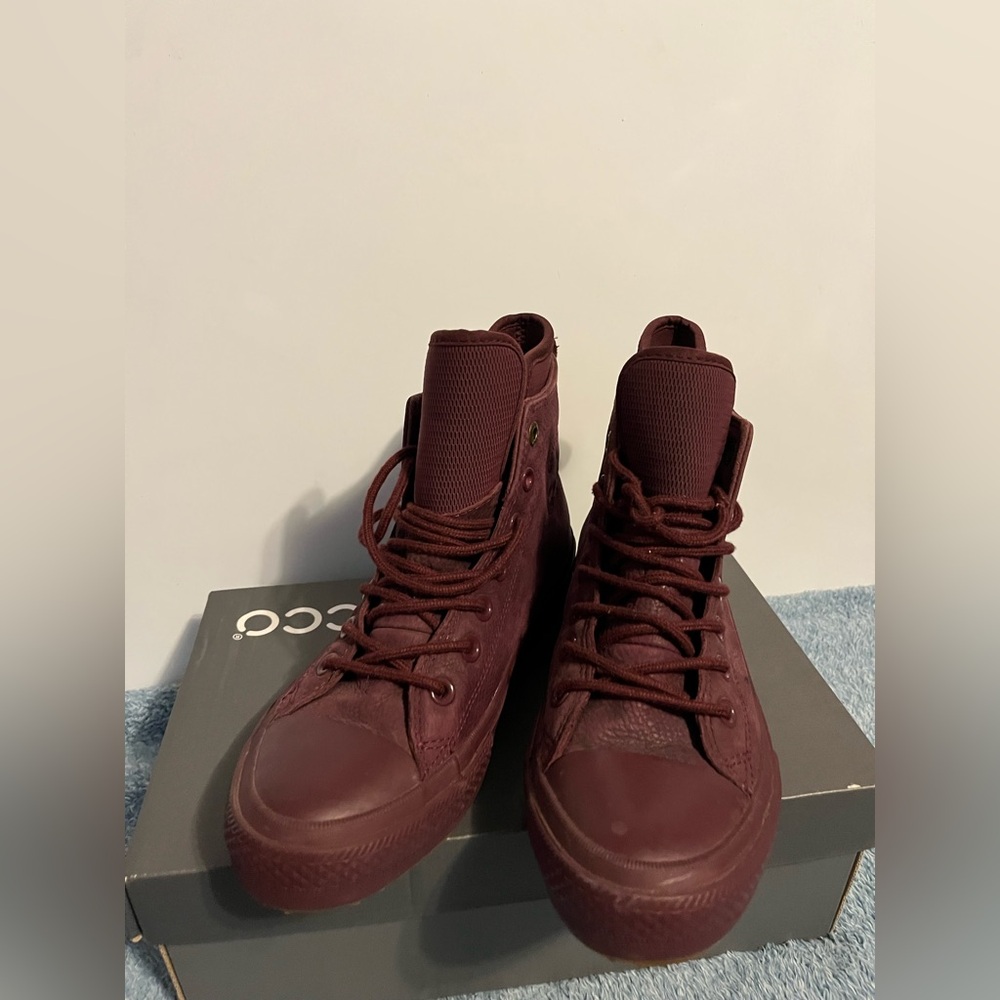 Converse High Top Sneakers - Maroon Leather women’s size 6.5 - Picture 2 of 11